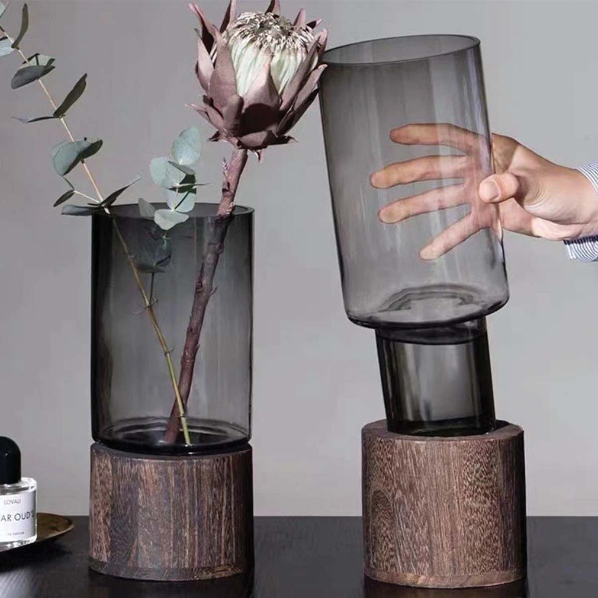 Jarrón Decorativo Moderno de Vidrio y Madera para Flores