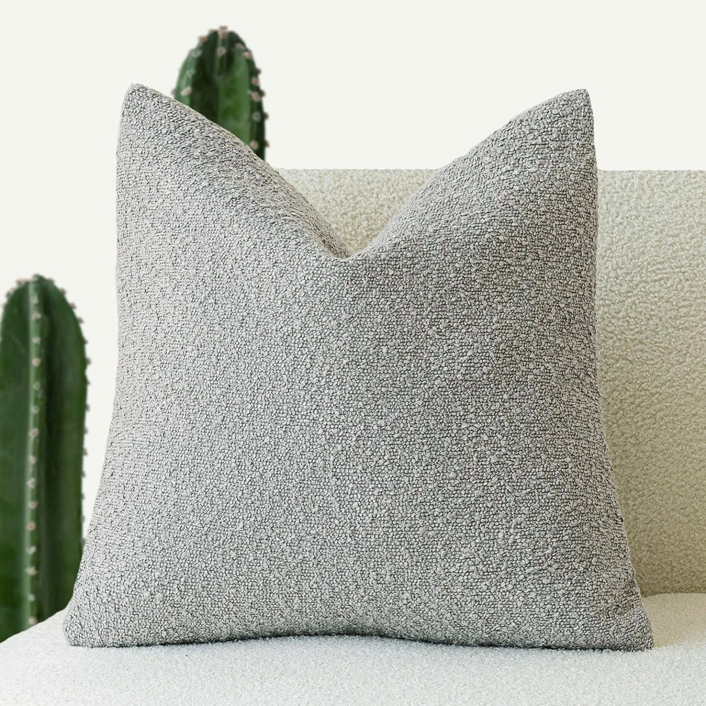 Funda de Cojín Luxe Bouclé – Elegancia y Confort Clásico-Cushion Cover-Gris claro-Nisero Deco