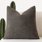 Funda de Cojín Luxe Bouclé – Elegancia y Confort Clásico-Cushion Cover-Marrón oscuro-Nisero Deco