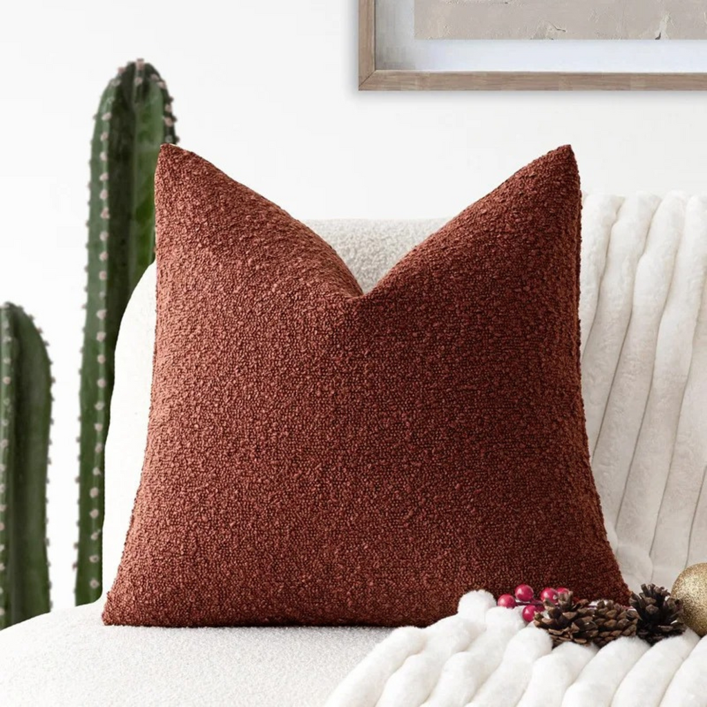 Funda de Cojín Luxe Bouclé – Elegancia y Confort Clásico-Cushion Cover-Rojo ladrillo-Nisero Deco