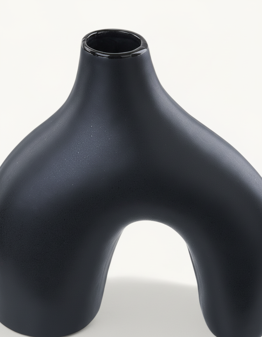 Jarrón Moderno de Porcelana Negra Artesanal para Flores