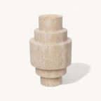 Jarrón de Suelo Beige de Travertino – Diseño Moderno Geométrico
